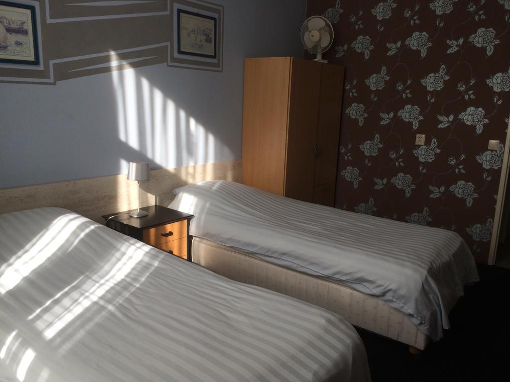 Hotel De Blauwe Vogel 베르헨옵쏨 외부 사진