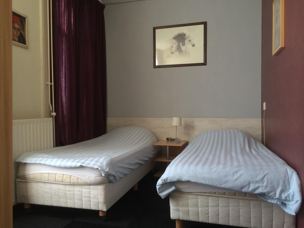 Hotel De Blauwe Vogel 베르헨옵쏨 객실 사진