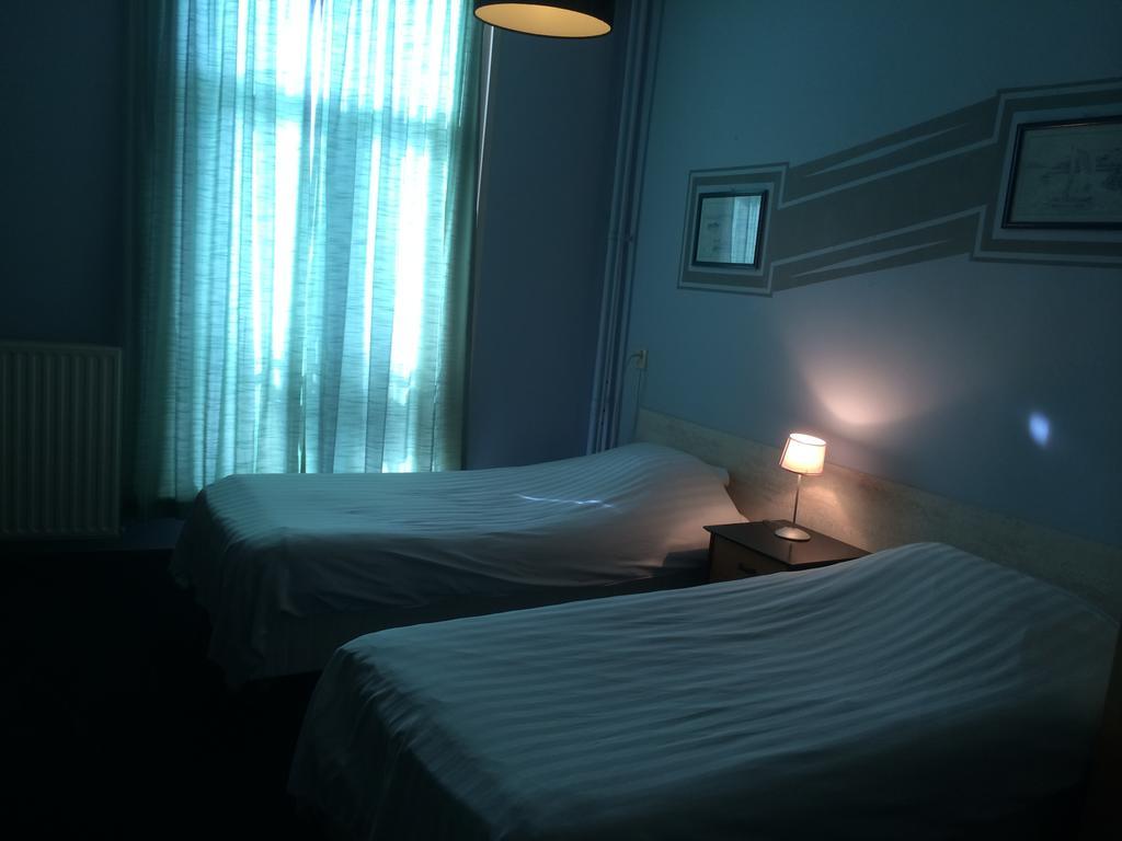 Hotel De Blauwe Vogel 베르헨옵쏨 외부 사진